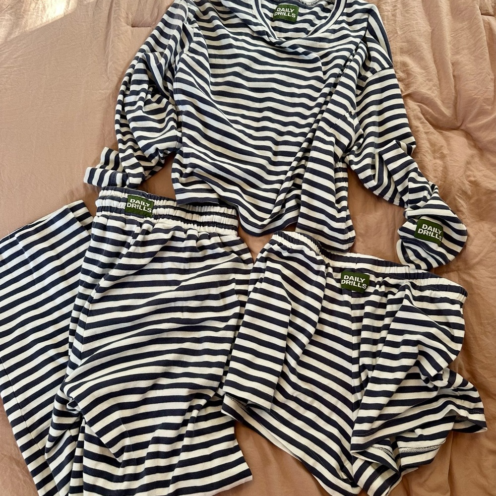 Daily Drills Stripes Navy & White